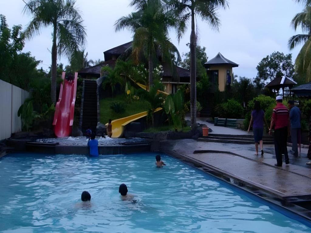 Wonua Monapa Hotel Resort Kendari Kültér fotó