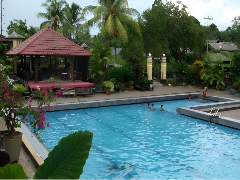 Wonua Monapa Hotel Resort Kendari Kültér fotó