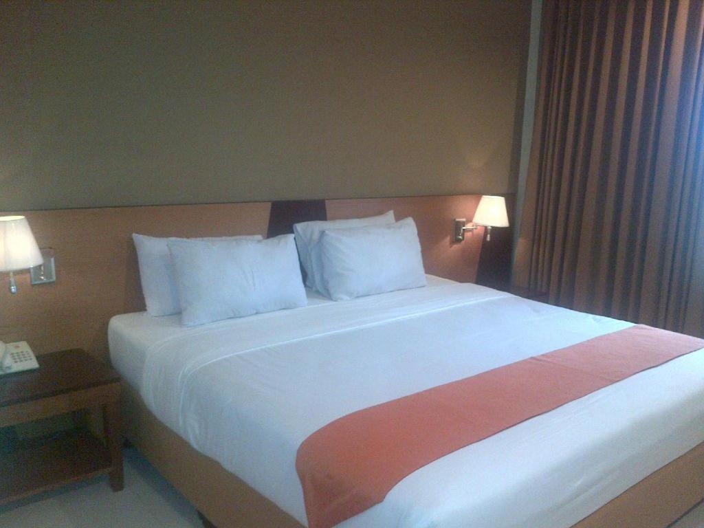 Wonua Monapa Hotel Resort Kendari Kültér fotó