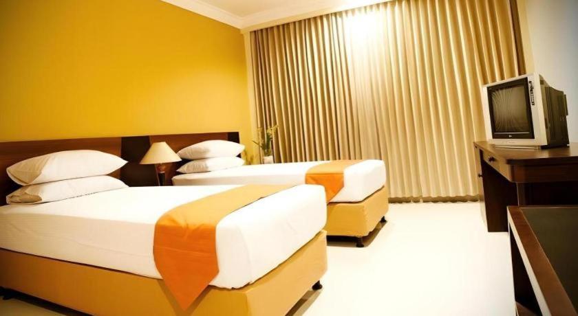 Wonua Monapa Hotel Resort Kendari Kültér fotó