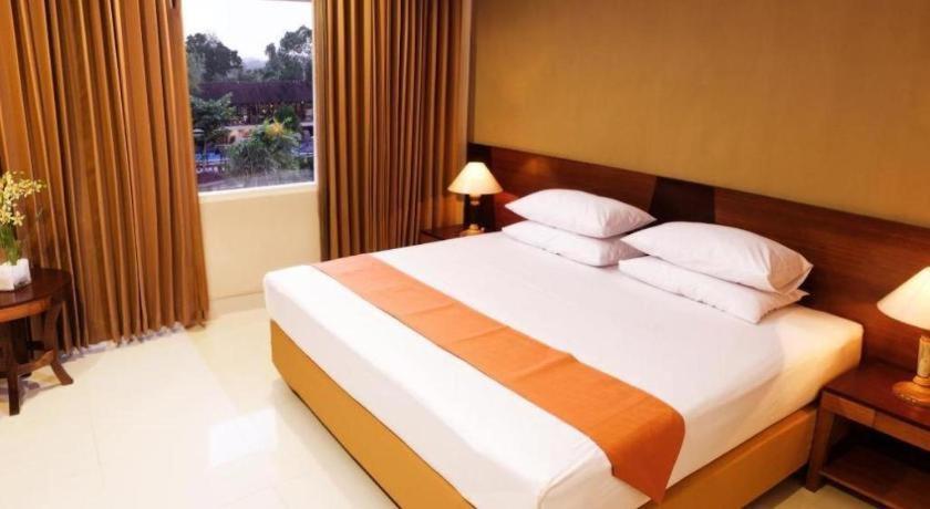 Wonua Monapa Hotel Resort Kendari Kültér fotó