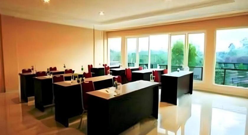 Wonua Monapa Hotel Resort Kendari Kültér fotó
